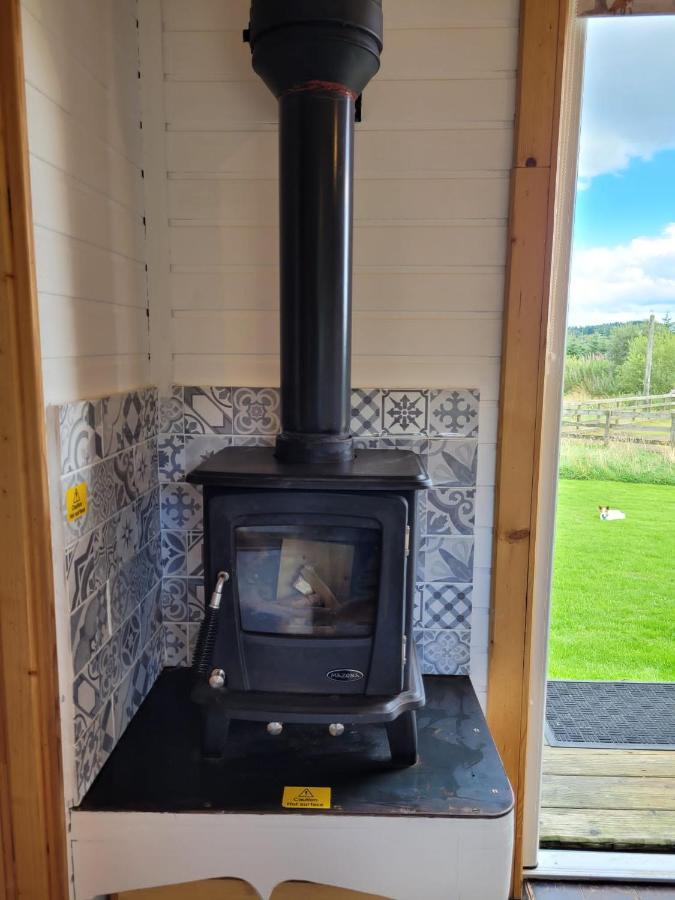 The Shepherds Hut At Forestview Farm Greenisland Exteriör bild